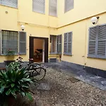 Corso Venezia, In Una Corte Esclusiva Riservata!